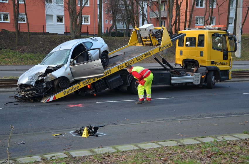 VU PKW Baum Koeln Muelheim Pfaelzischer Ring P103.JPG